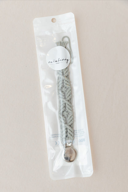Macrame Dummy Clip